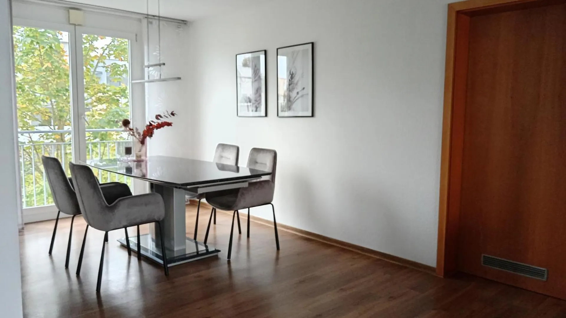 Homestay Gemuetliches Zimmer- Zu Beachten Katze Wohnt In Der Wohnung !! Nur Fuer Frauen ! Ostfildern