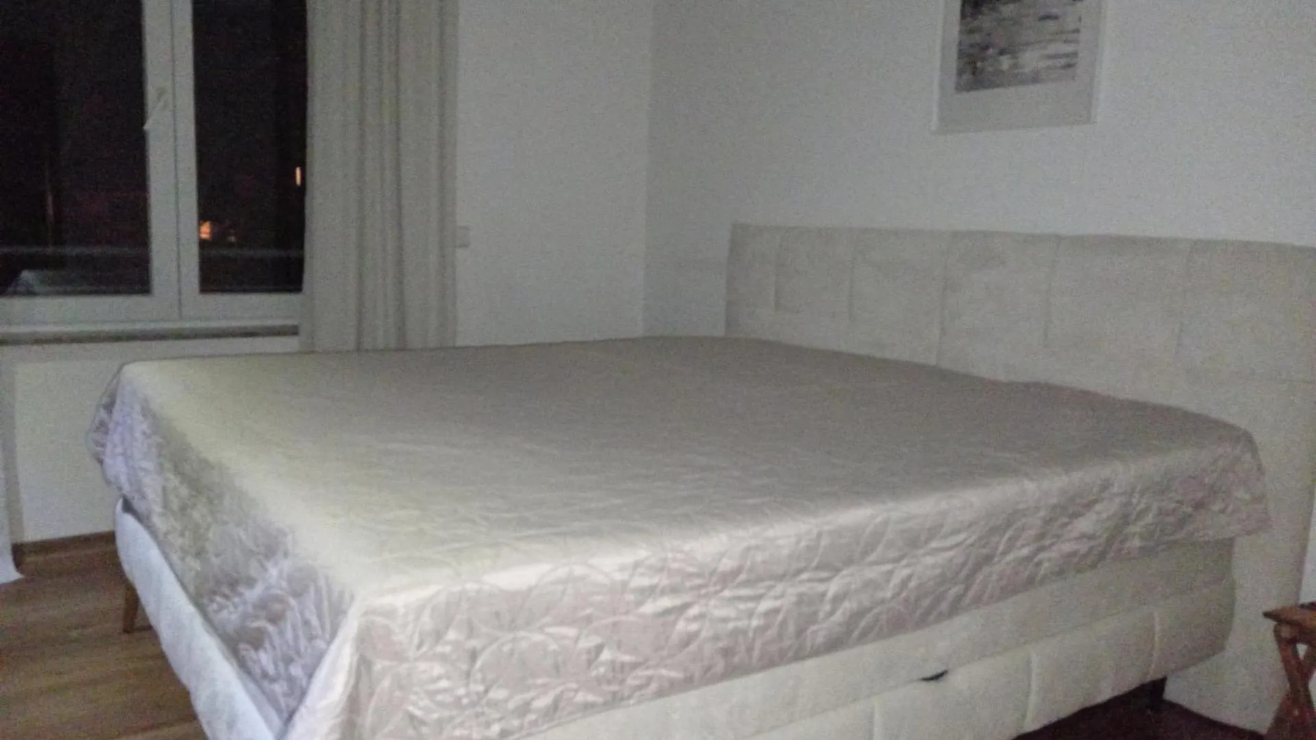 Homestay Gemuetliches Zimmer- Zu Beachten Katze Wohnt In Der Wohnung !! Nur Fuer Frauen ! Ostfildern Germany
