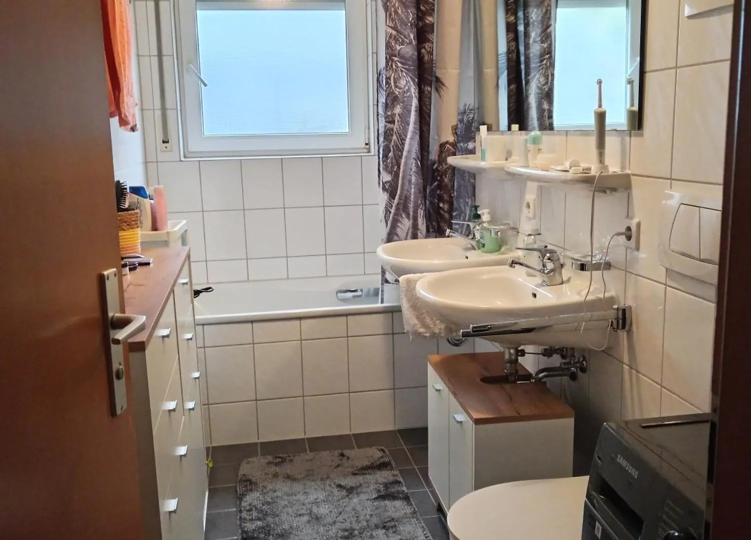 Homestay Gemuetliches Zimmer- Zu Beachten Katze Wohnt In Der Wohnung !! Nur Fuer Frauen ! Ostfildern
